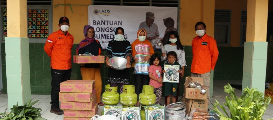 Penyaluran Korban Longsor Sumedang…